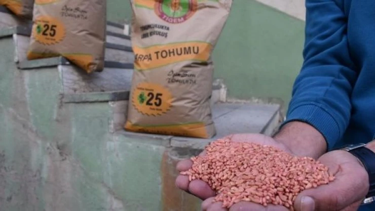 Hakkari'de 152 ton arpa ve buğday tohumu dağıtıldı