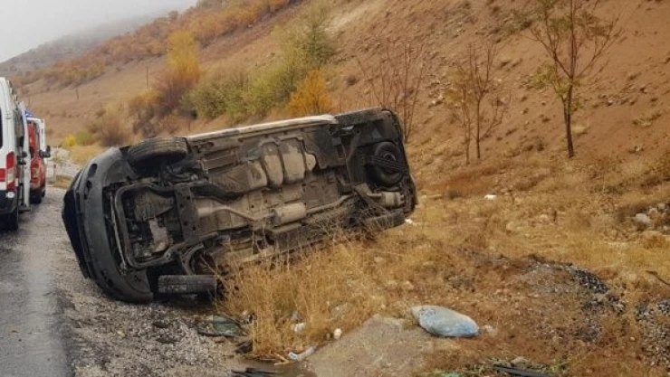 Malatya'da hafif ticari araç devrildi!
