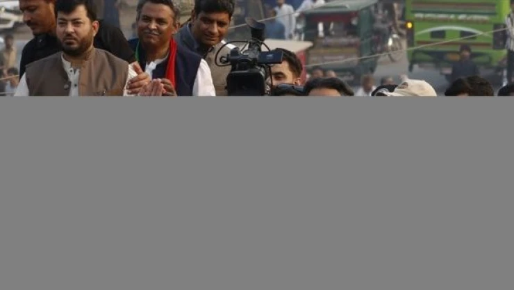 Pakistan eski Başbakanı İmran Han, konvoyuna silahlı saldırı!