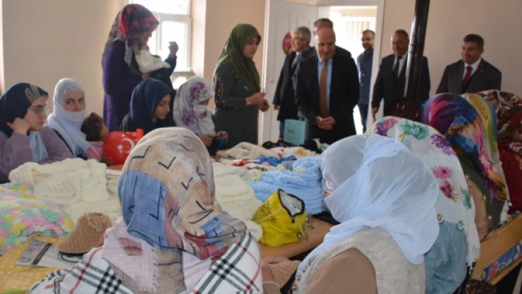Bitlisli kadınlar meslek öğreniyor, aile bütçesine katkıda bulunuyor