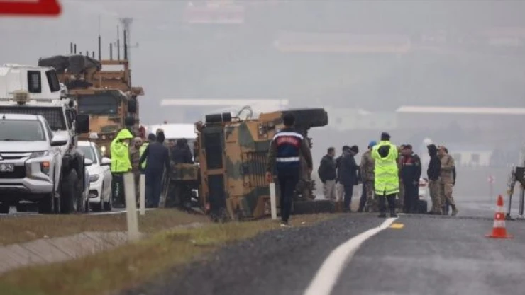 Diyarbakır'da askeri araç devrildi, 6 asker yaralandı