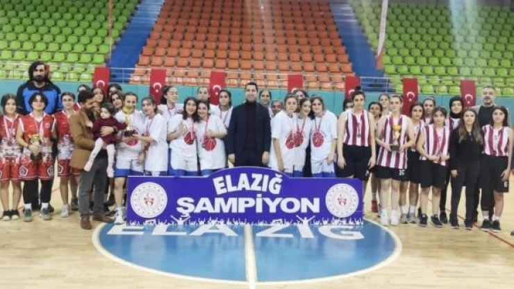 Elazığ'da Basketbol Yerel Lig U18 Kız - Erkek müsabakaları son buldu