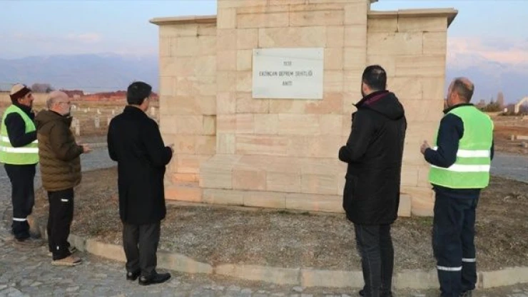 Erzincan'da 1939 Depremi'nde şehit olanlar anıldı