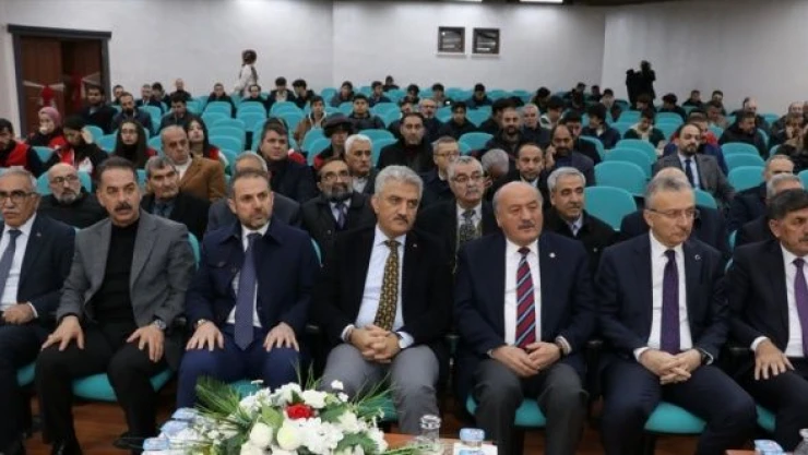 Erzincan'da 'Depremle Yaşamak' konulu fotoğraf sergisi açıldı