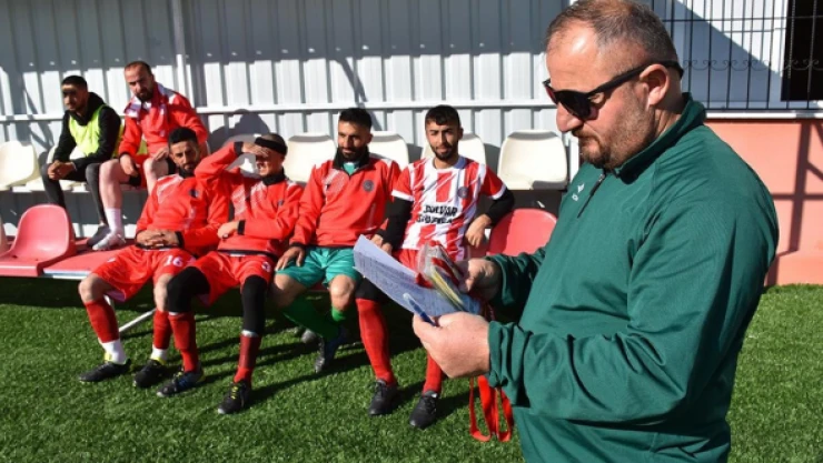 Hem yolları hem gençlerin önünü açıyor