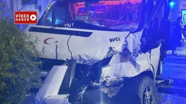 Iğdır'da minibüsle kamyonet birbirine girdi