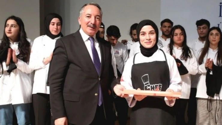 AİÇÜ'de Önlük Giyme Töreni düzenlendi