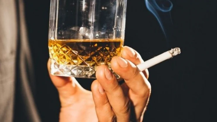 Alkollü içkiler ve sigaraya zam