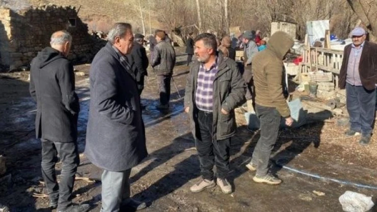 CHP heyeti yangın mağduru vatandaşları yalnız bırakmadı