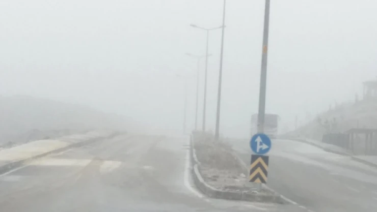 Elazığ yeni yılı sisle karşıladı