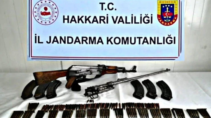 Hakkari'de şüpheli eve operasyon!