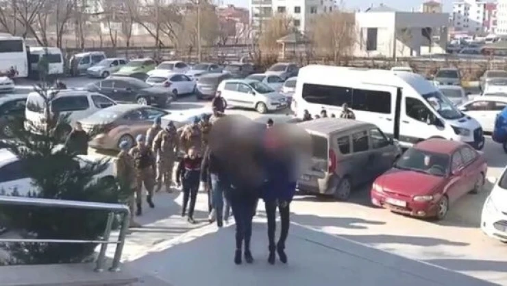 Van'da 12 adreste uyuşturucu operasyonu