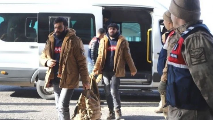 Yeni yılın ilk sınır dışı işlemi Ağrı'dan... 227 Afgan ülkesine gönderildi