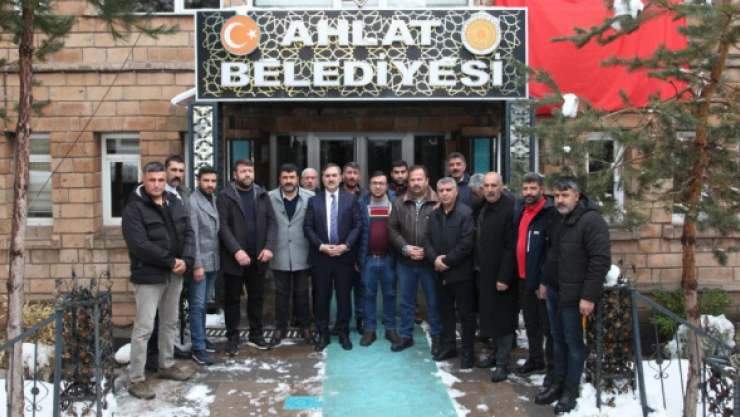 Ahlat'tan deprem bölgesine TIR'larla yardım desteği