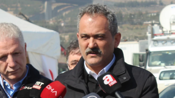 Bakan Özer'den okulların açılış tarihiyle ilgili açıklama