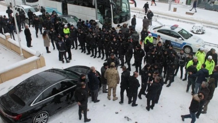 Bayburt'tan 55 polis deprem bölgesine uğurlandı