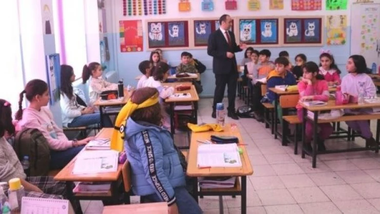 Bingöl'e gelen depremzede öğrenciler ders başı yaptı