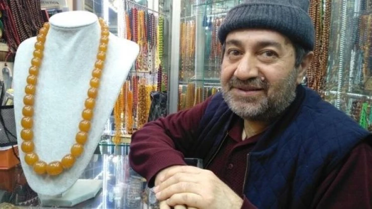 Bu gerdanlığın fiyatı dudak uçuklatıyor