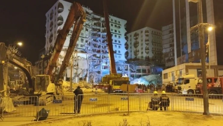 Diyarbakır Galeria'da bir kişinin daha cansız bedeni çıkarıldı