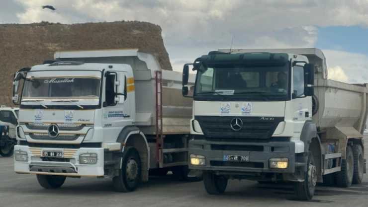 Edremit'ten deprem bölgelerine araç desteği