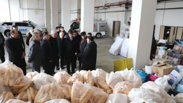 Erzincan'dan deprem bölgesine battaniye desteği