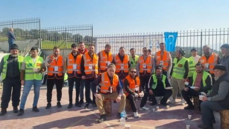 Erzincanlı şehit aileleri depremzedelerin yanında