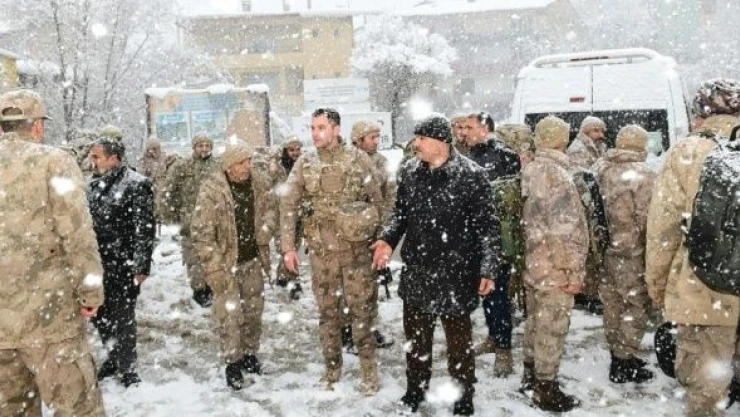 Güvenlik koruyucuları Van'dan deprem bölgesine yönlendirildi