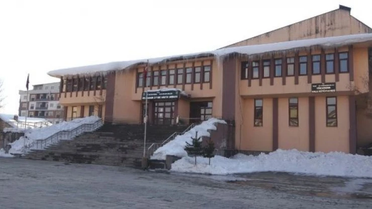 Hakkari'de Kültür Merkezi boşaltıldı