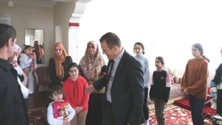 Hakkari'ye 1200 depremzede misafir oldu