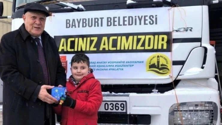 Kumbarasındaki parayı deprem bölgesine gönderdi: "Çocuklar üşüyor çok üzülüyorum"