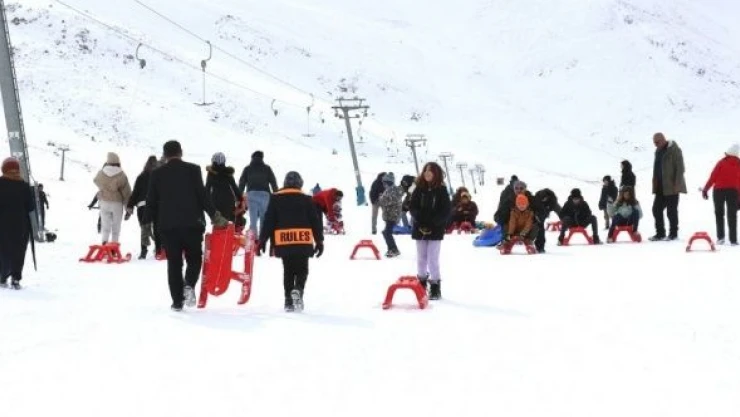 Küresel ısınma Van'da kayak tesislerini vurdu