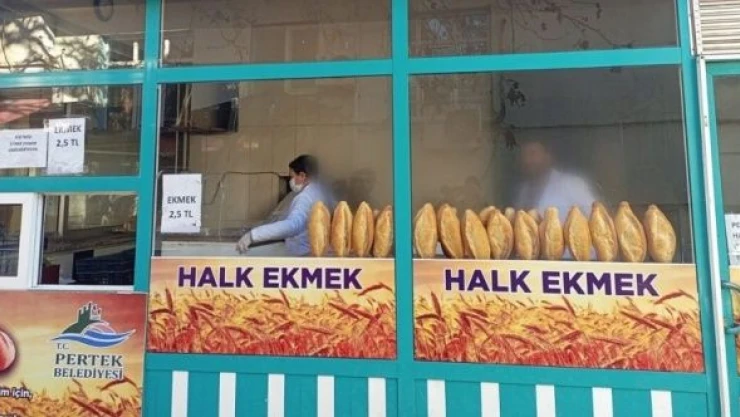 Pertek'ten deprem bölgesine ekmek gönderildi