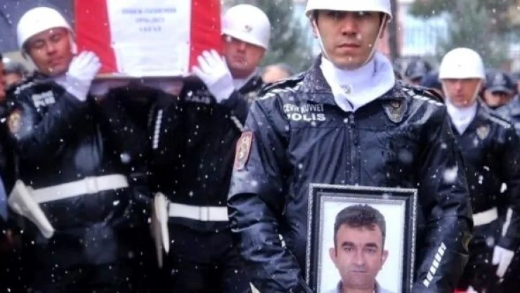 Şırnak'ta polis memuru şehit oldu