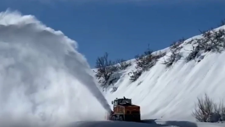 Tunceli'de karla mücadele sürüyor