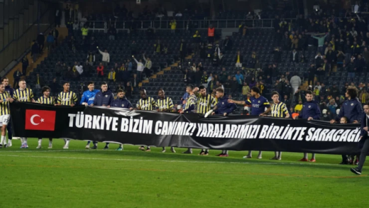 ''Türkiye üşüme'' sloganıyla atkılarını sahaya attılar