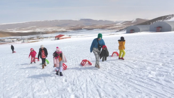 Van'da depremzede çocuklar için moral etkinliği
