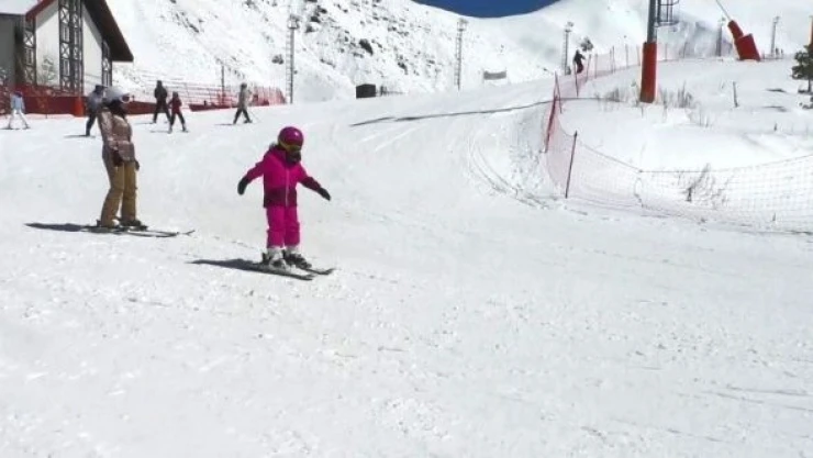 Palandöken ziyaretçi akınına uğradı