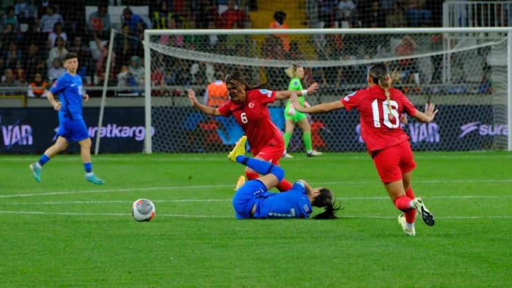 2025 Avrupa Şampiyonası Elemeleri: Türkiye: 1 - Azerbaycan: 0