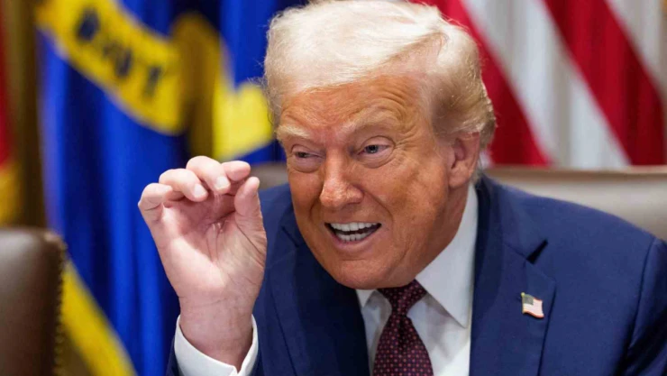 ABD'nin, Rus petrolü ithal eden Hindistan'a ilave yüzde 25 gümrük vergisi yürürlüğe girdi