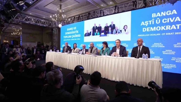 Abdullah Öcalan'ın çağrısı: Kongrenizi toplayın ve karar alın tüm gruplar silah bırakmalı ve PKK kendini feshetmelidir çağrısında bulundu.