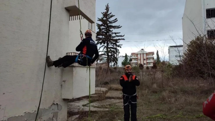 AFAD tarafından DAK'a yardım eğitimleri verildi