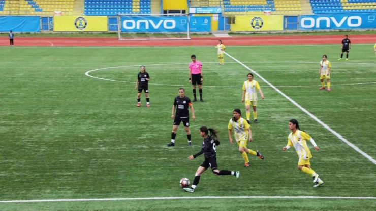 Ağrı Aile ve Sosyal Hizmetler'den farklı galibiyet