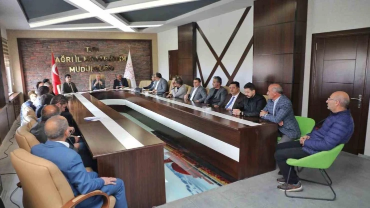 Ağrı'da 'Türkiye Yüzyılı Maarif Modeli' müfredatı hakkında bilgilendirme toplantısı