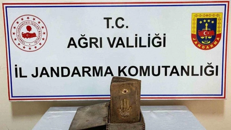 Ağrı'da 1000 yıllık İbranice kitap ele geçirildi