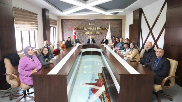 Ağrı'da Sağlıklı Nesil Sağlıklı Gelecek Yarışması Ödül Töreni düzenlendi