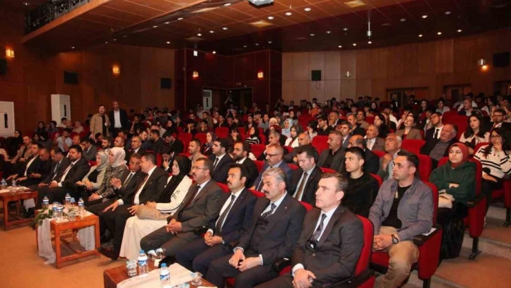 Ahlat'ta 'Tarihe Damga Vuranlar Haluk Dursun' anma programı düzenlendi