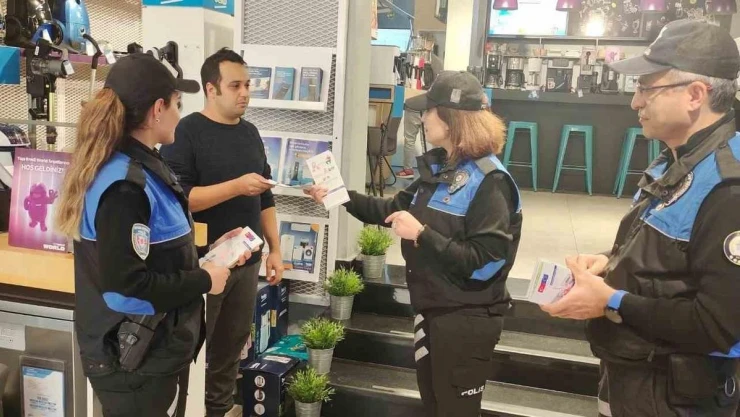 Alanya'da polisten esnafa dolandırıcılık bilgilendirmesi