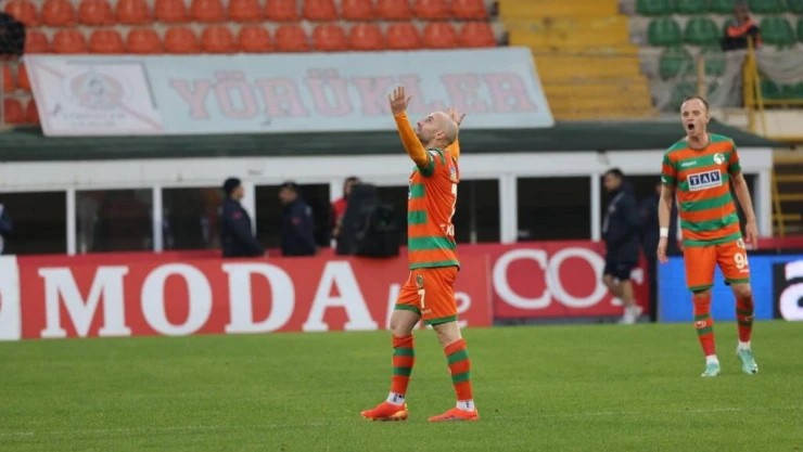 Alanyaspor'da Efecan Karaca gol suskunluğunu bozdu