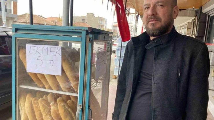 Alaşehir'de duyarlı esnaf ekmeği 5 TL'ye indirdi