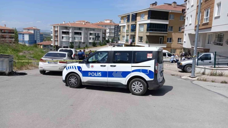 Ankara'da 14 yaşındaki kız çocuğu başından vurulmuş halde ölü olarak bulundu